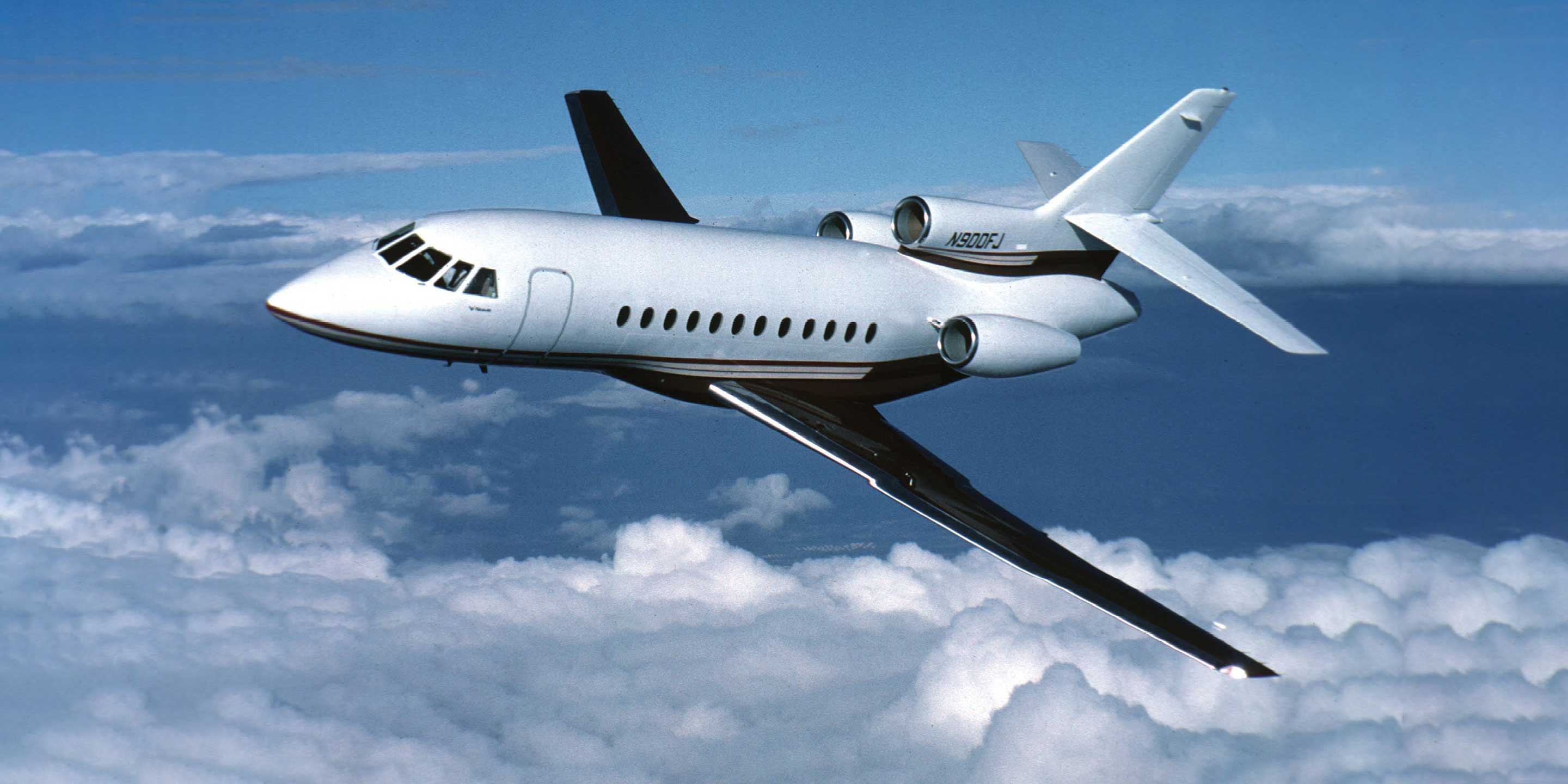 Falcon 900B
